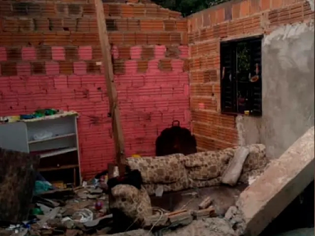 Telhado de casa desaba e fere pai e bebê