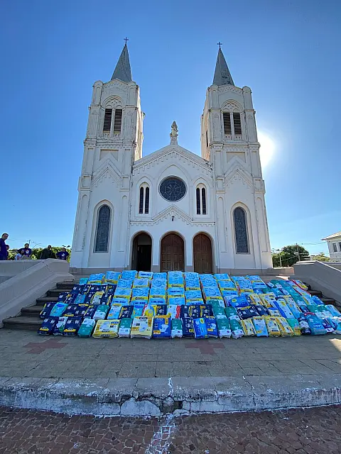 Igreja Matriz doa fraldas ao Asilo São Francisco de Aquidauana