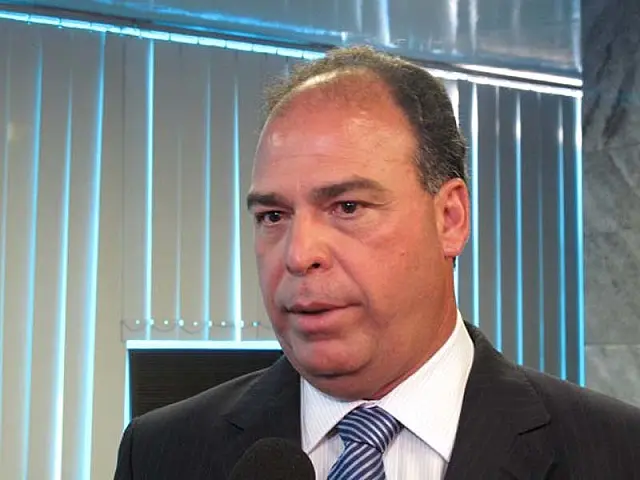 Dilma reforça blindagem ao ministro Bezerra