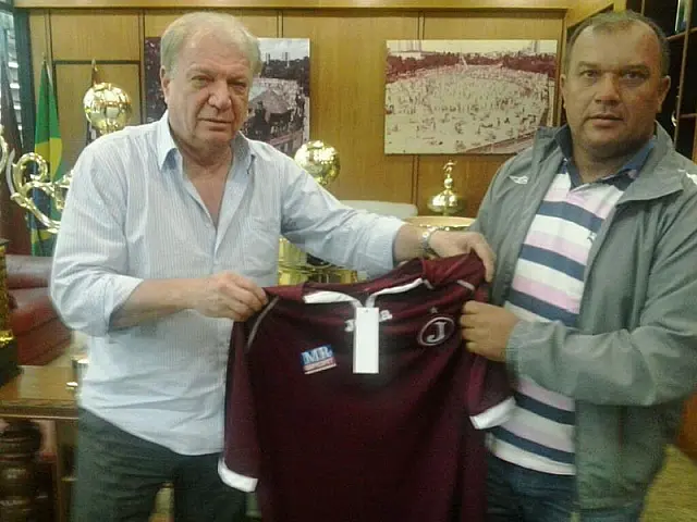 Técnico do Aquidauanense é homenageado pelo Juventus