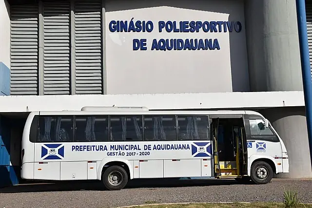 Aquidauana tem ônibus novo para transportar atletas e estudantes