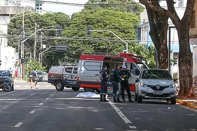 Mulher morre atropelada ao tentar atravessar rua de Campo Grande