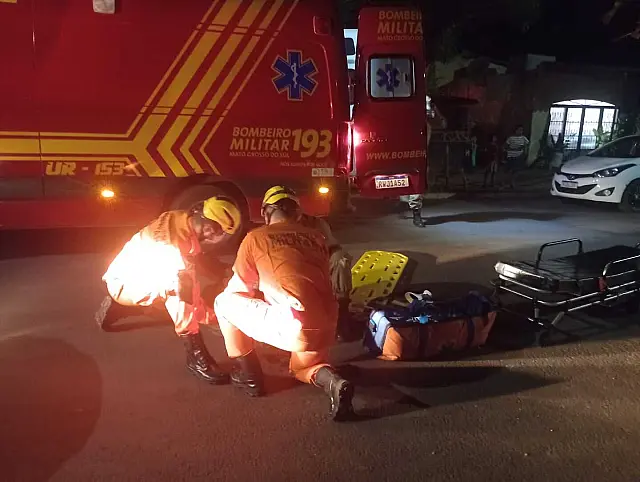 Idoso fica ferido após ser atropelado por carro em Corumbá