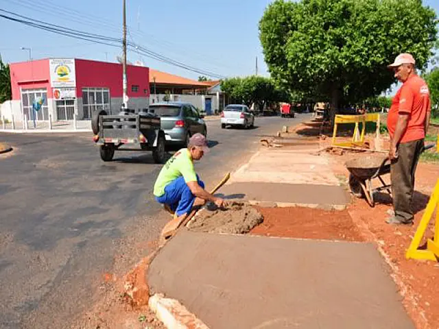Prefeitura constrói calçadão na Bichara Salamene