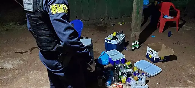 Guarda acaba com festa em galpão de fazenda e leva 18 para delegacia