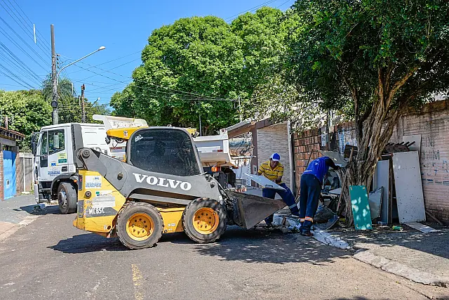 Força-tarefa de limpeza começa pela Vila Bancária em Aquidauana