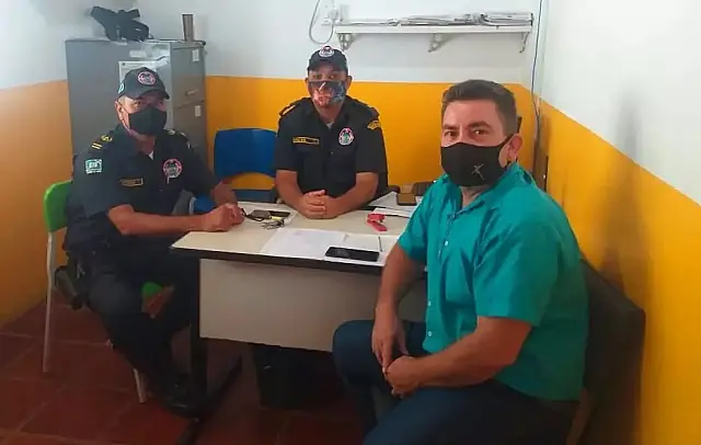 Prefeitura discute melhoria na sinalização de trânsito e fiscalização dos transportes