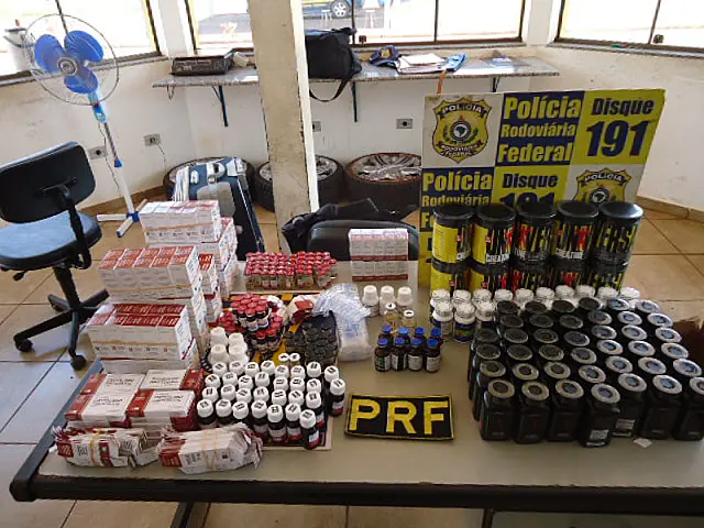 Jovem é preso por contrabando de anabolizantes e medicamentos