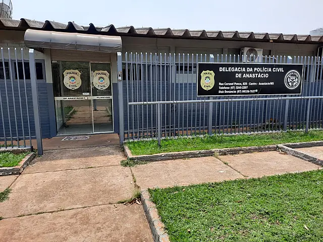 Mulher é suspeita de furtar R$ 3,6 mil de idoso em Anastácio