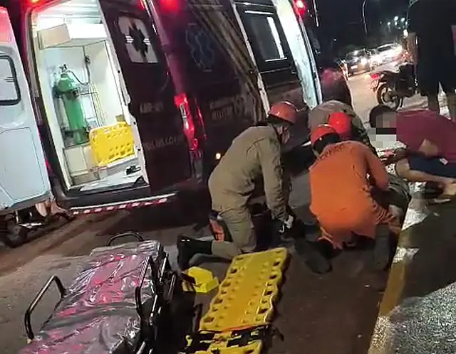 Motociclista e passageira ficam feridos em acidente na Ponte Nova