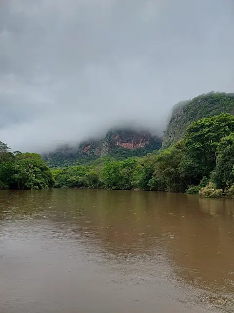Chuva da madrugada ameniza calor e deixa sábado mais fresco em Aquidauana