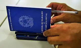Mais de 1 milhão de trabalhadores recebem lote extra do abono salarial