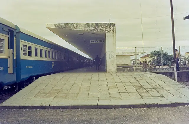 Fotos resgatam época do trem da antiga RFFSA na estação de Aquidauana