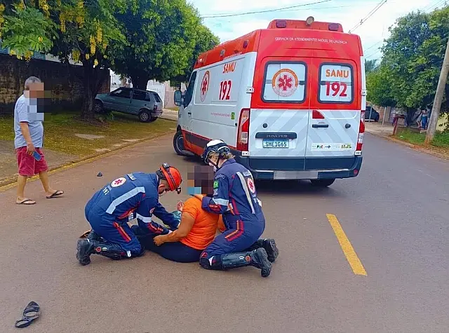 Jovem de 26 anos é socorrida após sofrer queda de moto em Aquidauana