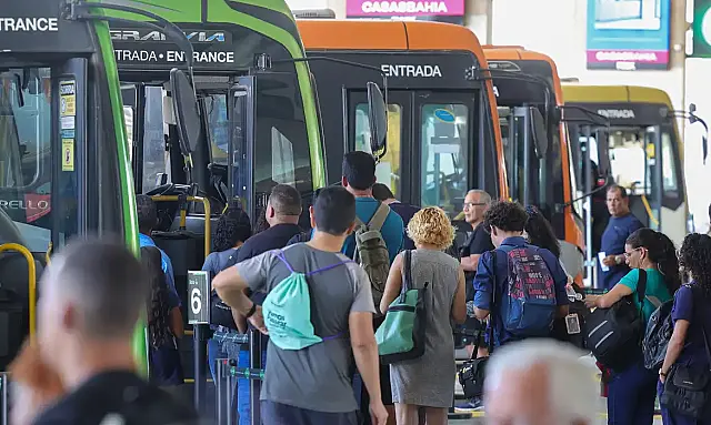 Nova jornada de trabalho 5x2 terá transição gradual após promulgação