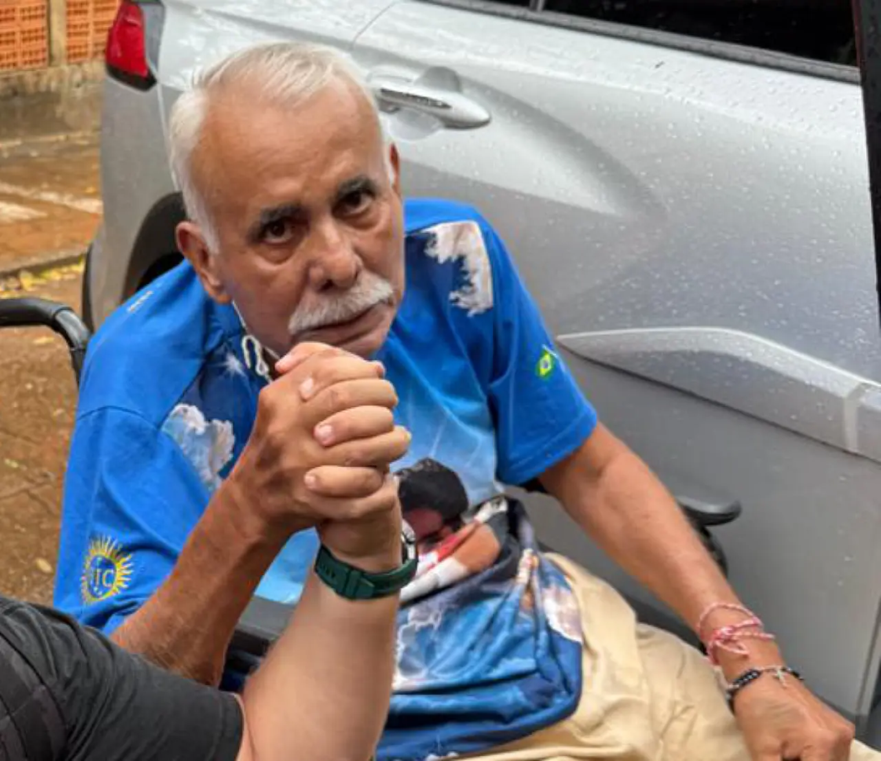 Aos 71, Ney Alviço volta a Aquidauana para votar após um ano acamado