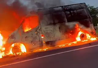 Ambulância de Aquidauana é destruída por incêndio na BR-262