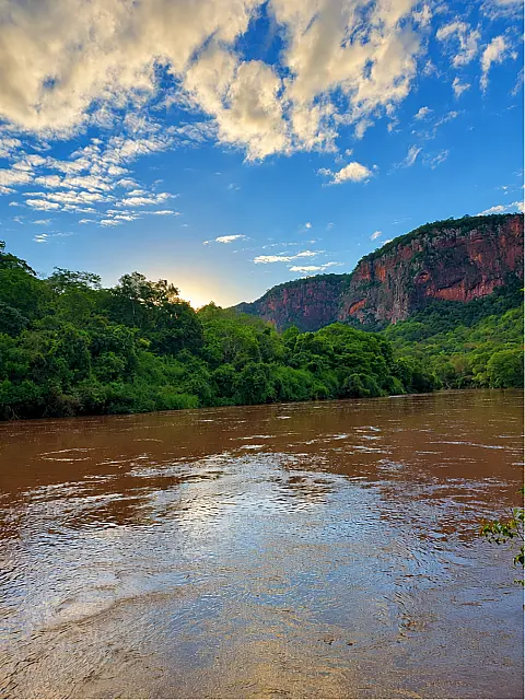 Após dias de chuva, Aquidauana amanhece com sol e poucas nuvens neste sábado