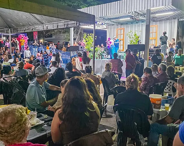 Feirinha de Anastácio reúne grande público em noite de show e conscientização