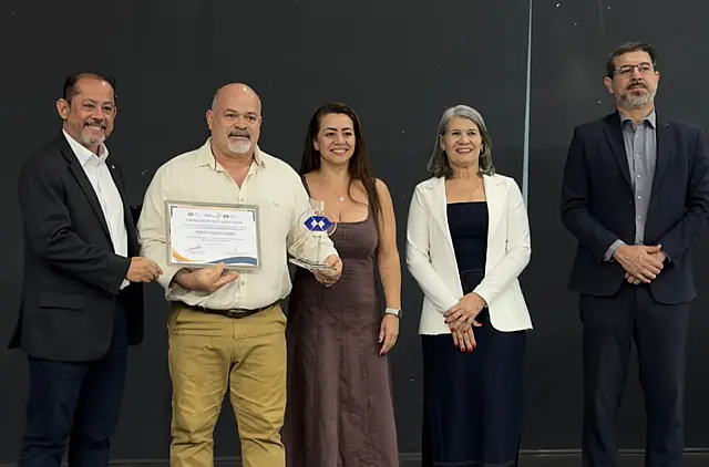 Rodolfo Azuaga recebe prêmio de Empresário Destaque 2026