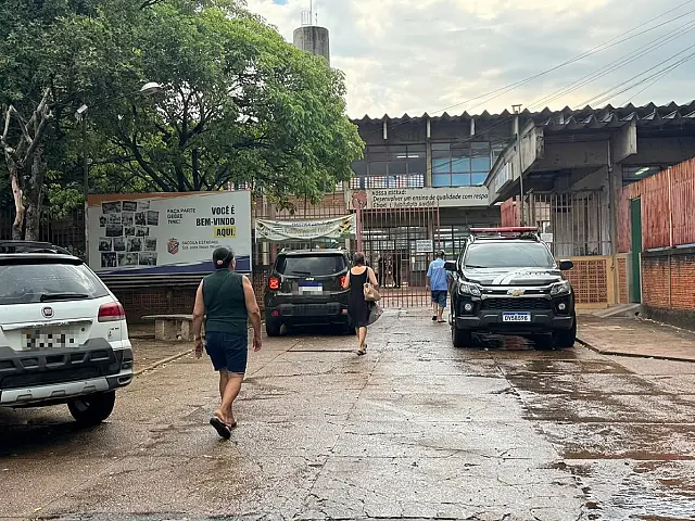 Após dia começar com sol, chuva chega durante votação em Aquidauana