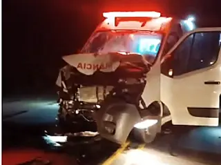 Motociclista morre em colisão com ambulância de Anastácio na BR-262