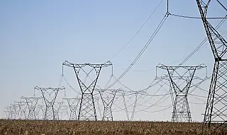 Distribuidoras reforçam operação para evitar falta de energia neste domingo