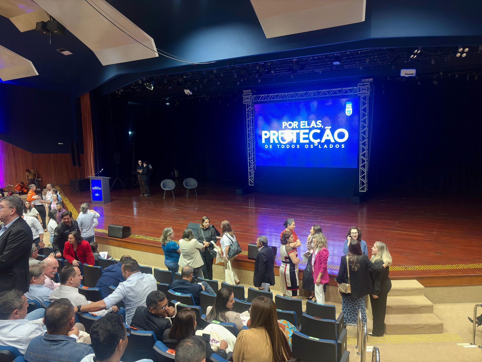 dc102542-5de6-45c9-8e4c-ffc12ba9a65f