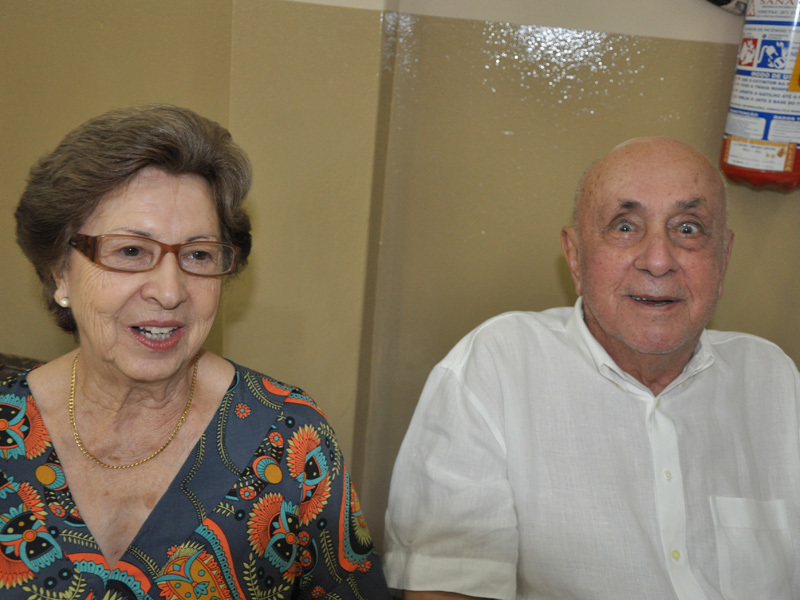 Pastor ao lado da sua esposa, Dona Cota