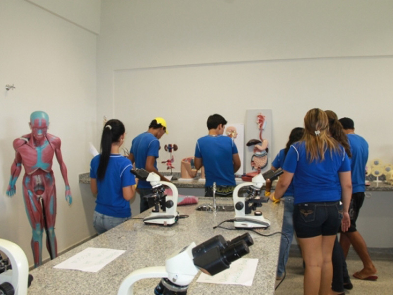 Laboratórios foram abertos à visitação dos estudantes