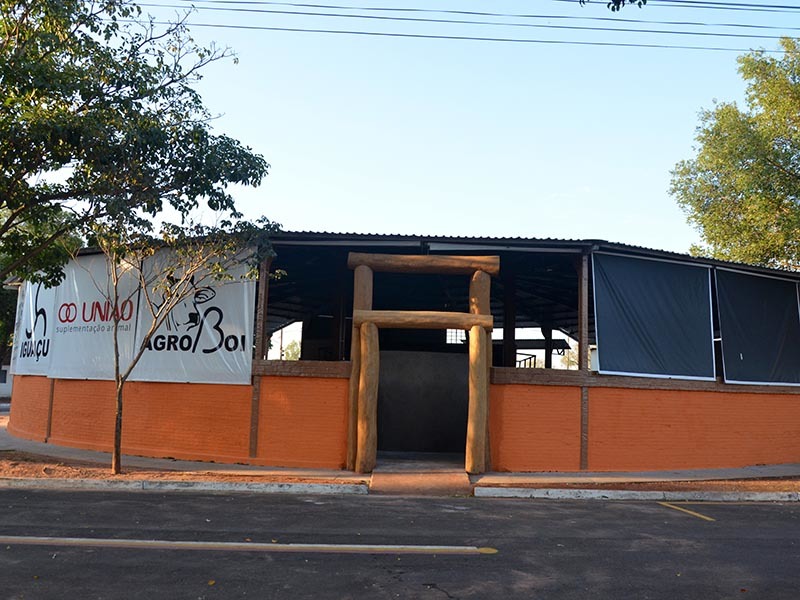 Tatersal de leilões com nova entrada