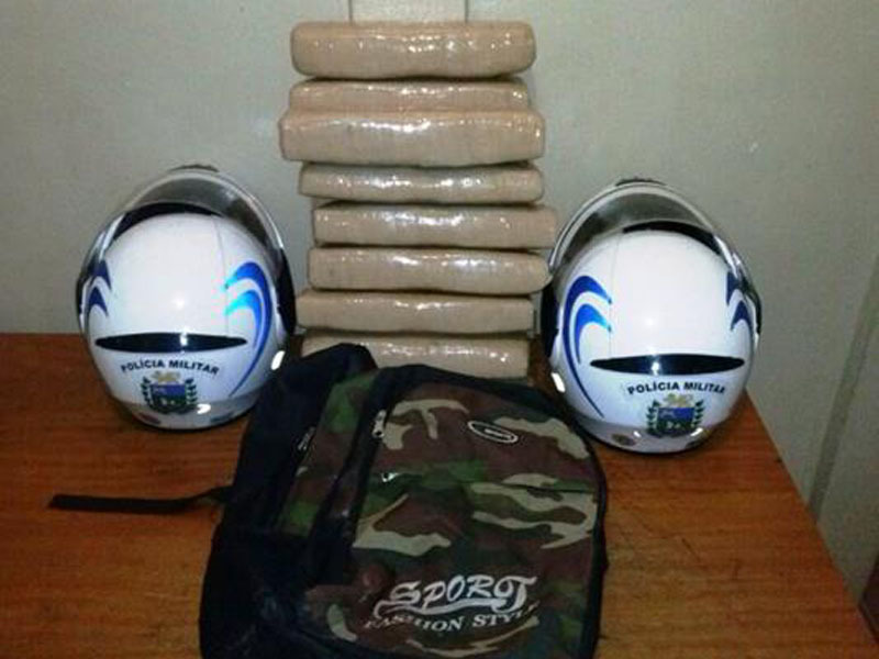 Droga foi encontrada dentro de uma mochila