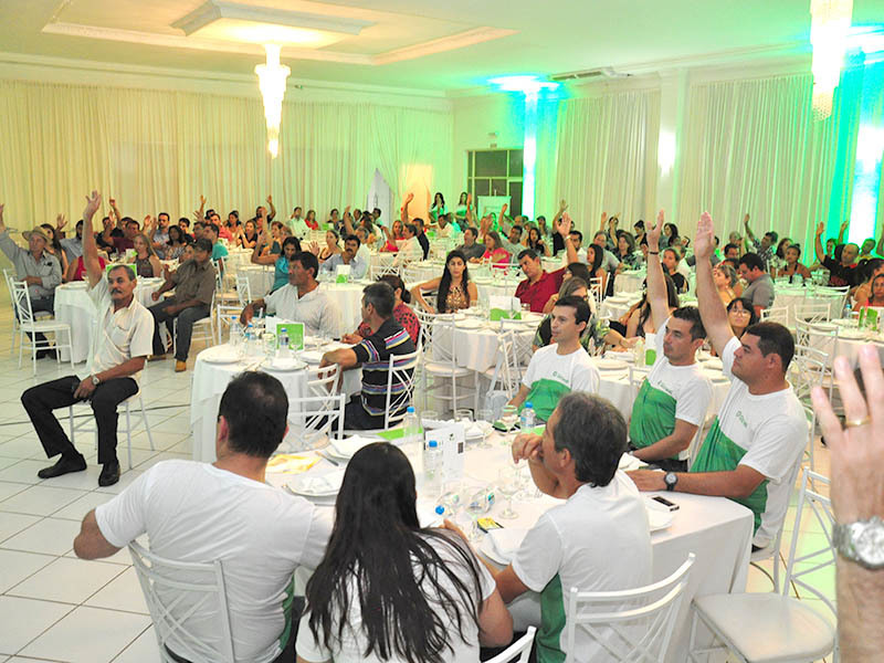 Cooperados participando do planejamento para próximo ano da cooperativa
