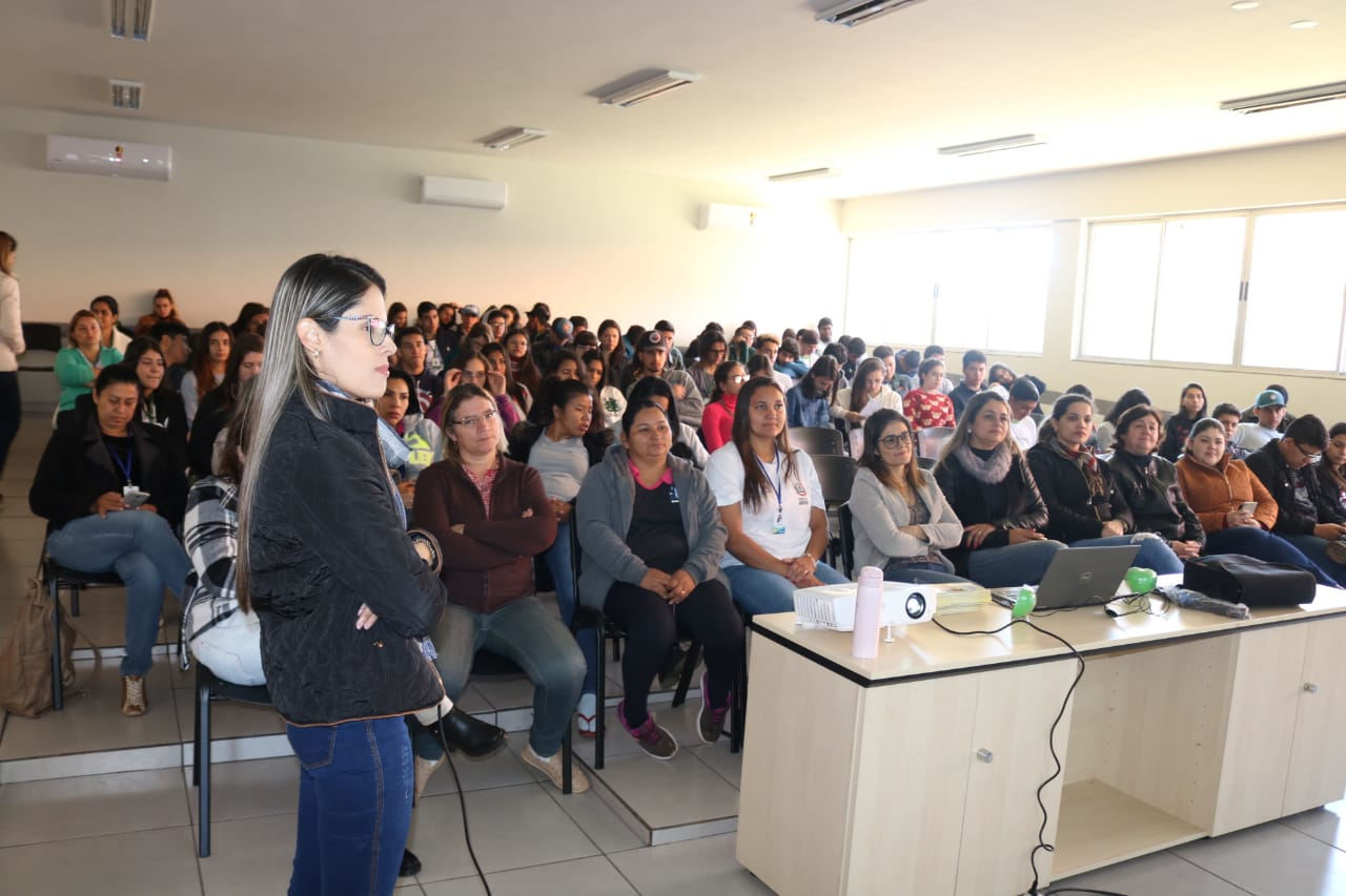 nutricionista-bruna-rios-e-a-palestra-sobre-alimentacao-nasf