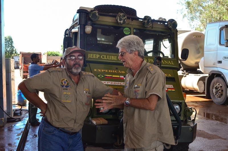 Parada para Lubrificar os Jeeps