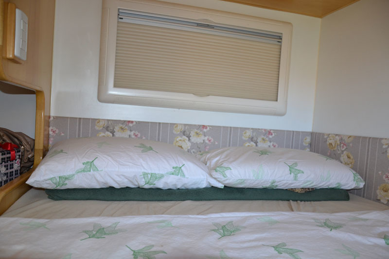 Cama do casal com ar condicionado